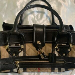 Burberry Manor House check quilted shoulder bag, large, black leather